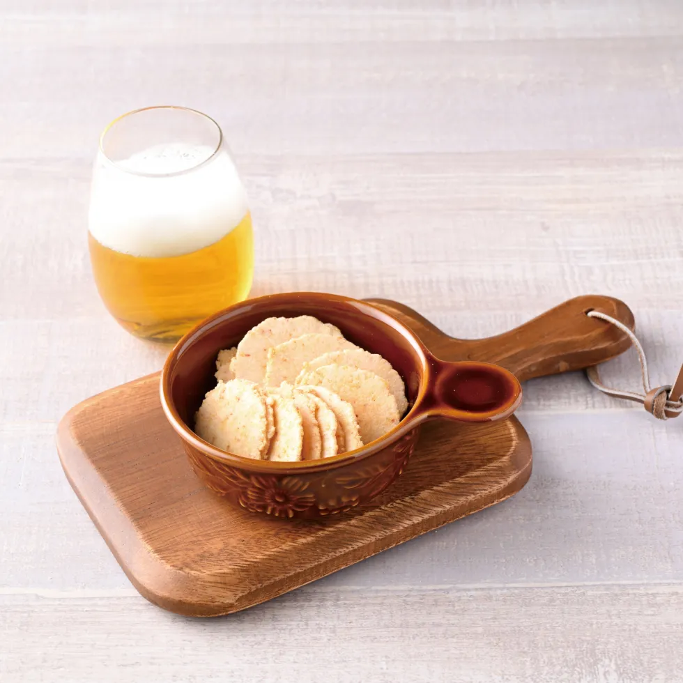 VivaEvi(ヴィヴァエビ）の商品画像。アーリオ・オーリオは、ビールとの相性が良いえびが主原料のおせんべい。