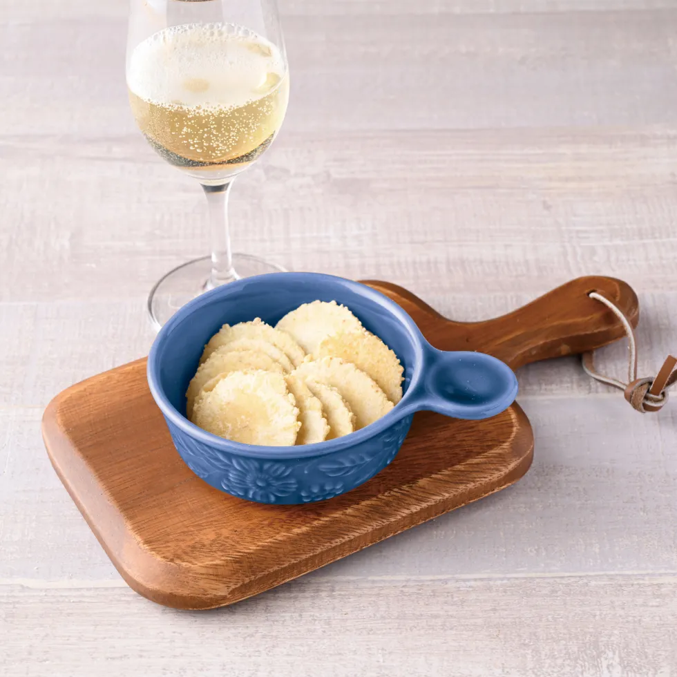 VivaEvi(ヴィヴァエビ）の商品画像。オイスター・オラ・レモンは、スパーリングワインとの相性が良いえびが主原料のおせんべい。